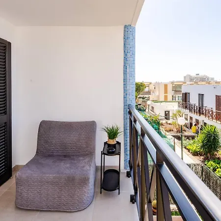 Tenerife Surf & Sun In Americas * Playa de las Americas (Tenerife)